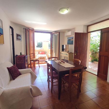 Casa Goletta soggiorno per 4 a 2 minuti dalla spiaggia Cala Gonone Esterno foto