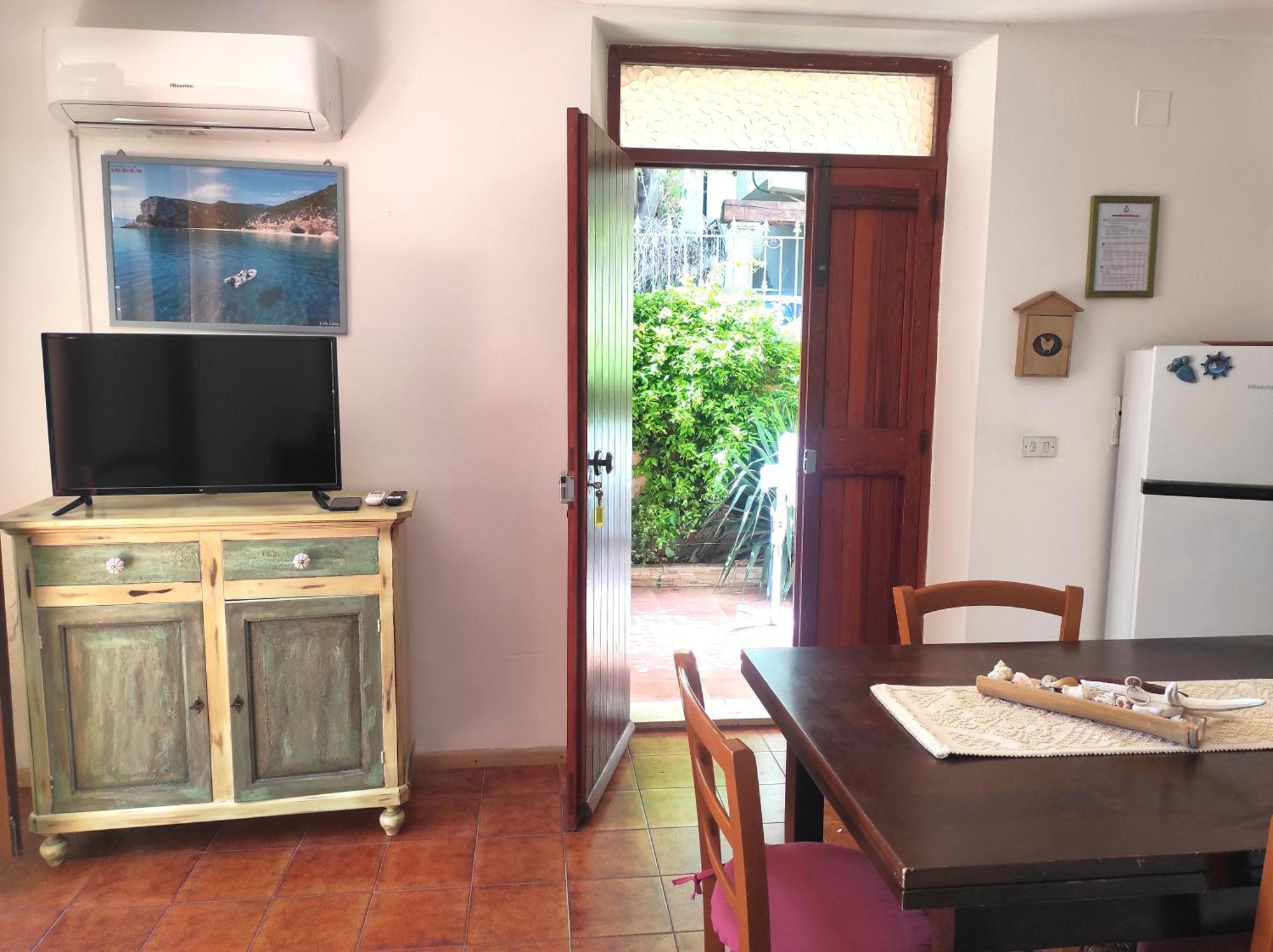 Casa Goletta soggiorno per 4 a 2 minuti dalla spiaggia Cala Gonone Esterno foto